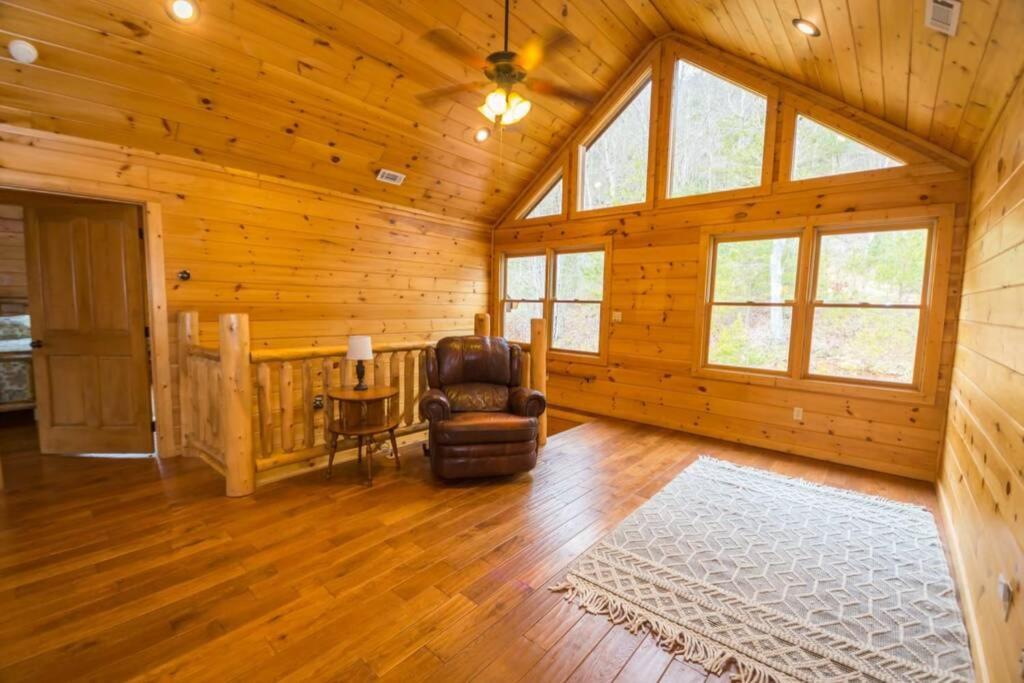 Christmas Lodge-Secluded Near Downtown Blue Ridge Εξωτερικό φωτογραφία
